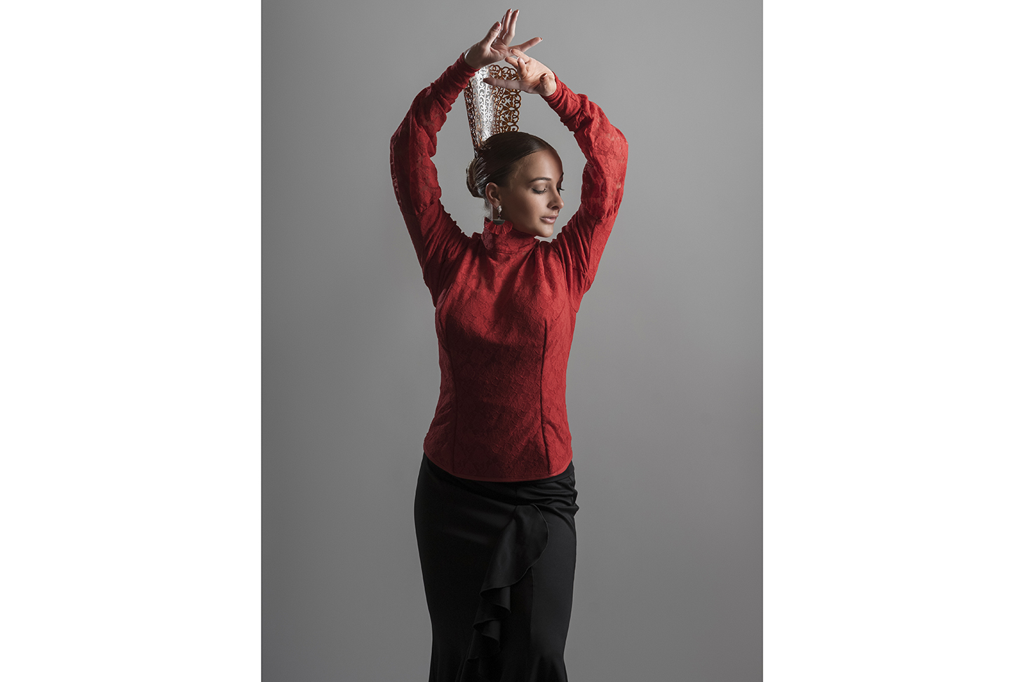 <a href="https://www.freepik.com/free-photo/front-view-woman-posing-studio_37127481.htm#fromView=search&page=2&position=36&uuid=3ae3eba9-d1c3-47ed-9226-88bdbdec2c0b&query=latina+dance%2C+relaxation">Image by freepik</a>