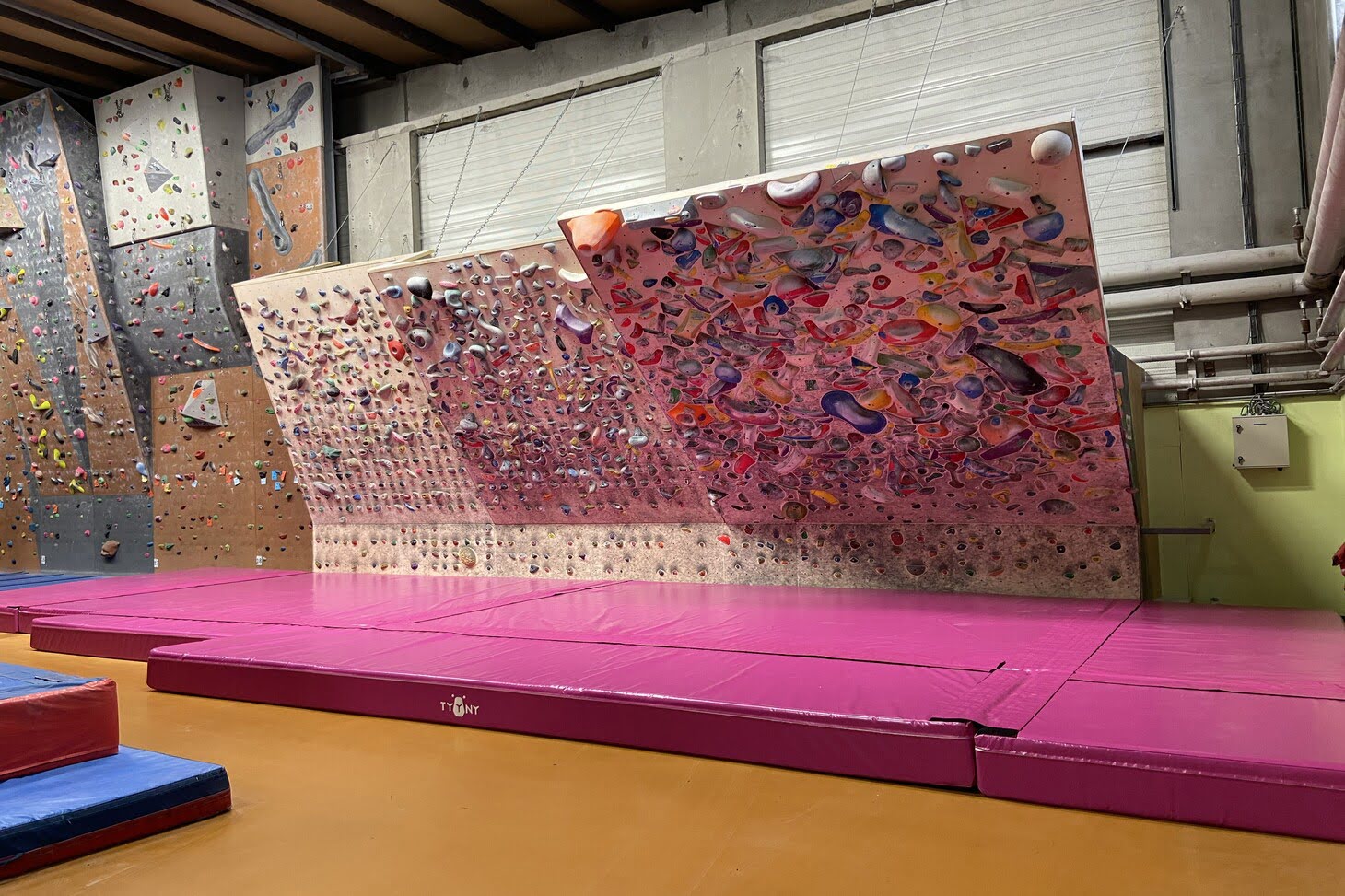 Petit gymnase CSU salle de bloc
